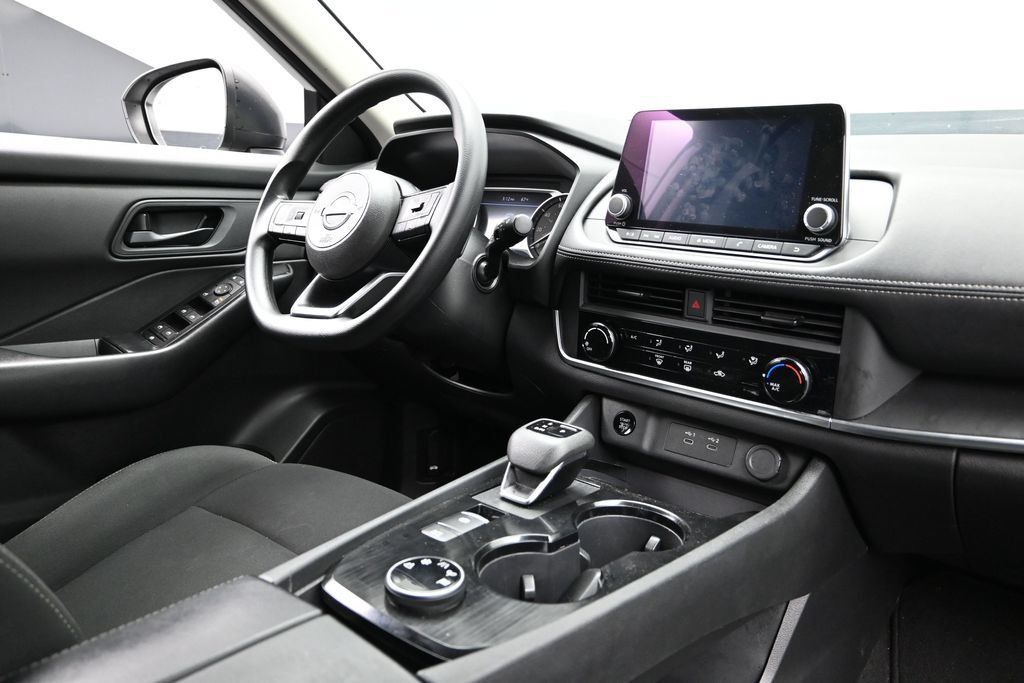 Used 2024 Nissan Rogue S AWD/4WD image 14
