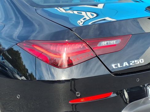 Used 2025 Mercedes-Benz CLA 250 image 8