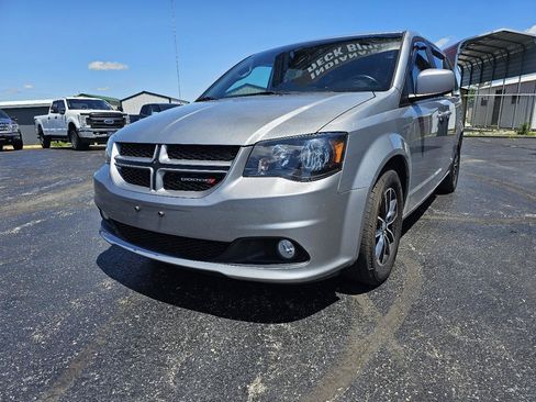 Used 2019 Dodge Grand Caravan GT FWD image 2