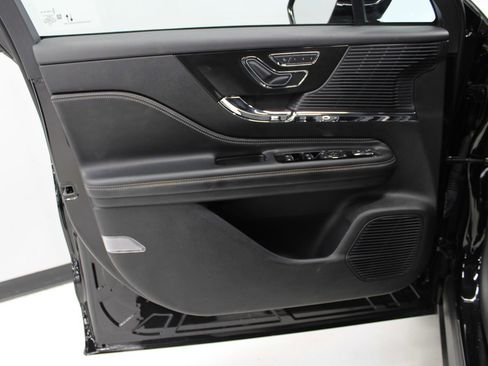 Used 2022 Lincoln Corsair AWD w/ Equipment Group 101A image 13