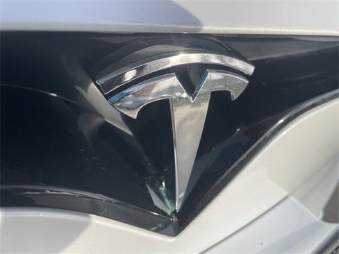 Used 2022 Tesla Model S image 31