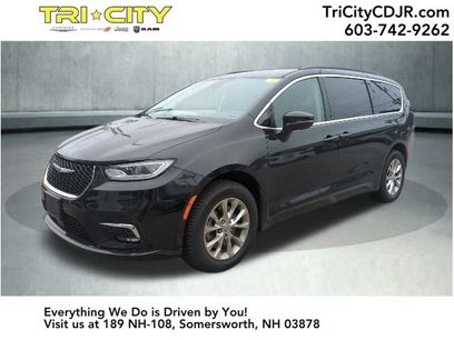 Used 2022 Chrysler Pacifica Touring-L