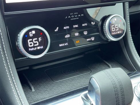 Used 2024 Jaguar F-PACE R-Dynamic S image 31