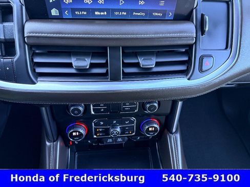 Used 2022 Chevrolet Suburban LT w/ Luxury Package image 24