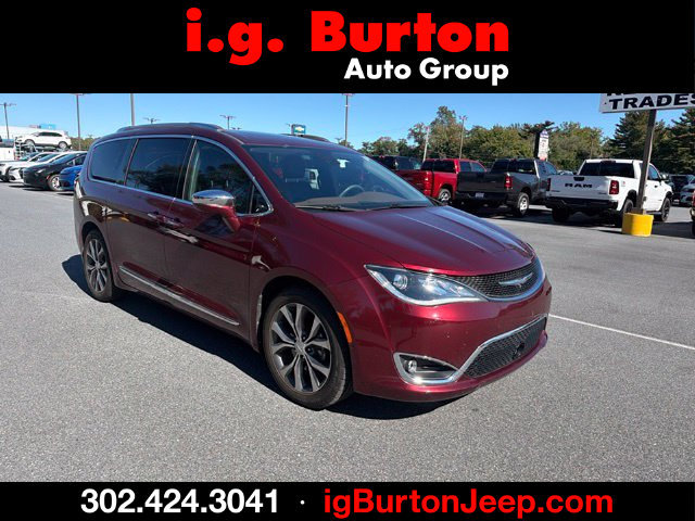 Used 2018 Chrysler Pacifica Limited w/ Tire & Wheel Group FWD image 1