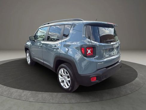 Used 2017 Jeep Renegade Latitude w/ Popular Equipment Group image 7