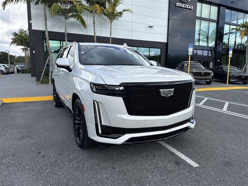 Used 2023 Cadillac Escalade Sport Platinum w/ LPO, ONYX Package image 8