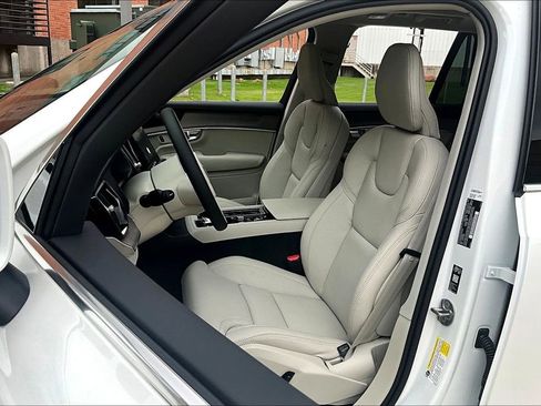 New 2026 Volvo XC90 B6 Ultra w/ Protection Package AWD/4WD image 37