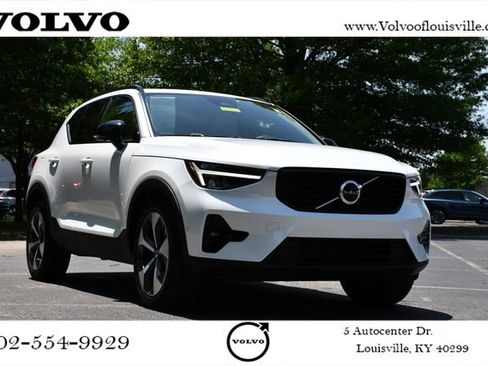 Used 2023 Volvo XC40 B5 Plus w/ Driver Assist Package AWD/4WD image 1
