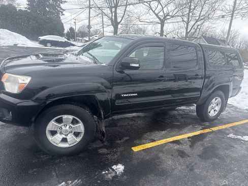 Used 2012 Toyota Tacoma 4x4 Double Cab w/ TRD Sport Pkg image 11