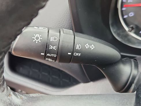 Used 2021 Toyota RAV4 XLE Premium FWD image 29