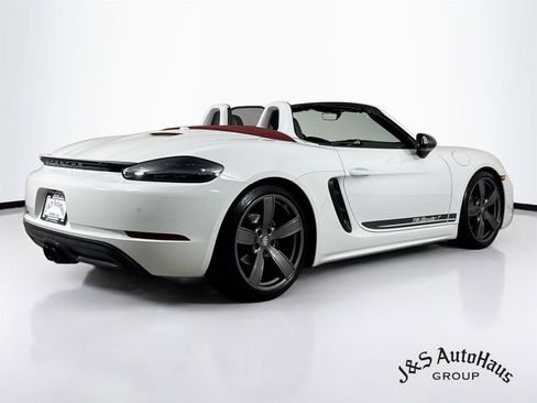Used 2021 Porsche 718 Boxster RWD image 7