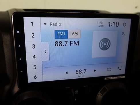 Used 2017 Jeep Wrangler Unlimited Sport image 28