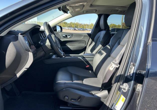 Used 2024 Volvo XC60 B5 Plus w/ Climate Package AWD/4WD image 8