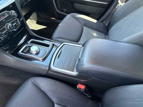 Used 2023 Chrysler 300 Touring image 12