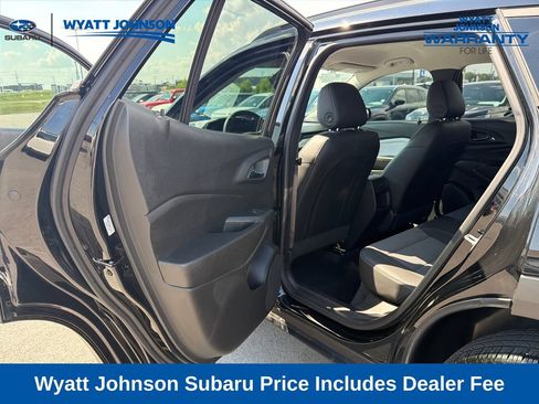 Used 2024 Chevrolet Trax LT FWD image 30