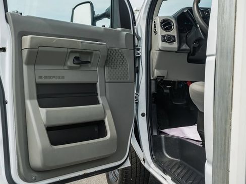 Certified 2021 Ford E-350 and Econoline 350 Super Duty w/ Power Windows & Locks Group RWD image 32