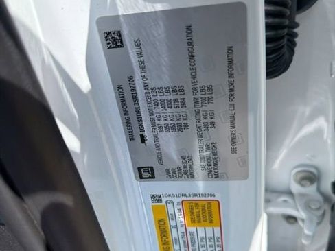 Used 2025 GMC Yukon Denali RWD image 11