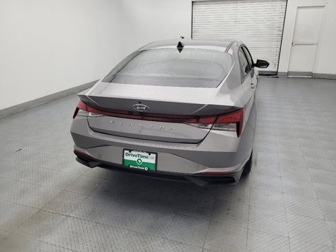 Used 2023 Hyundai Elantra SEL w/ Preferred Accessory Package FWD image 7