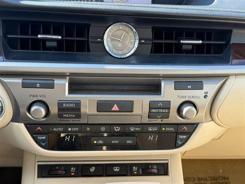 Used 2015 Lexus ES 350 w/ Luxury Package FWD image 20