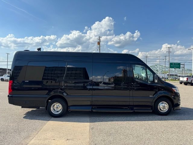 Used 2024 Mercedes-Benz Sprinter 3500 image 7