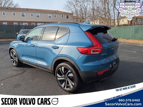 Certified 2023 Volvo XC40 B5 Ultimate w/ Protection Package Premier image 7
