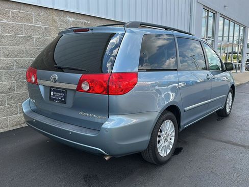 Used 2010 Toyota Sienna XLE Limited FWD image 2
