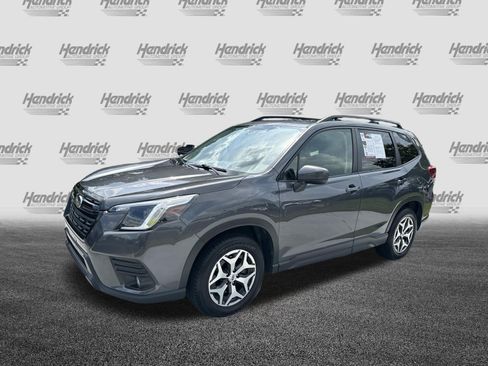 Used 2023 Subaru Forester Premium AWD/4WD image 5
