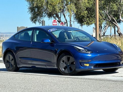Used 2022 Tesla Model 3 Long Range AWD/4WD image 2