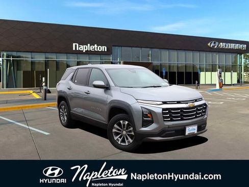 Used 2025 Chevrolet Equinox LT image 1