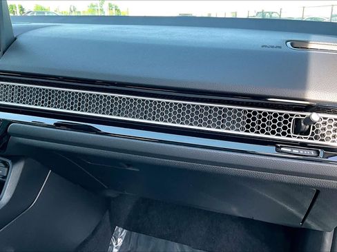 Used 2025 Honda Civic Sport image 18