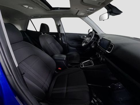 Used 2023 Hyundai Venue SEL FWD image 29