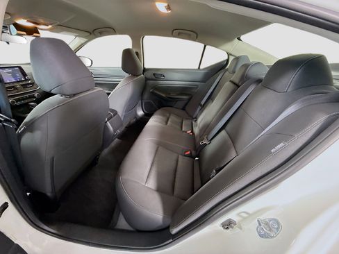 Used 2025 Nissan Altima 2.5 SV image 25