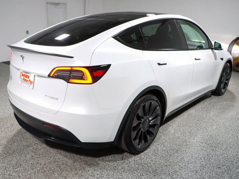 Used 2023 Tesla Model Y Performance AWD/4WD image 7