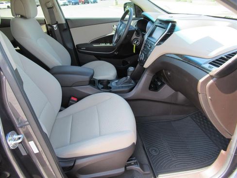 Used 2017 Hyundai Santa Fe Sport FWD image 10