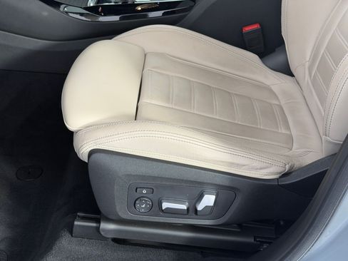Used 2024 BMW X3 sDrive30i w/ Premium Package RWD image 13