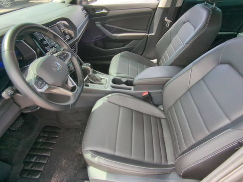 Used 2023 Volkswagen Jetta SE w/ Panoramic Sunroof Package FWD image 18