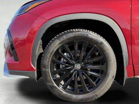 Used 2023 Toyota Highlander XSE image 7