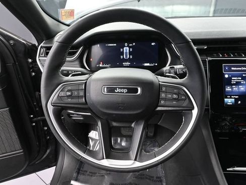 Used 2024 Jeep Grand Cherokee Altitude AWD/4WD image 27
