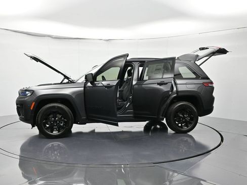 New 2026 Jeep Grand Cherokee Altitude image 44