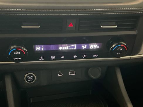 Used 2023 Nissan Rogue SV image 18