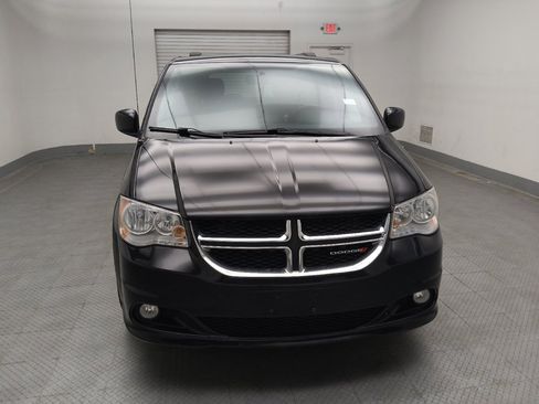Used 2018 Dodge Grand Caravan SXT FWD image 14
