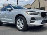 Used 2022 Volvo XC60 B5 Momentum image 5