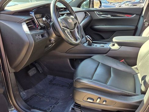 Used 2022 Cadillac XT5 Premium Luxury image 11
