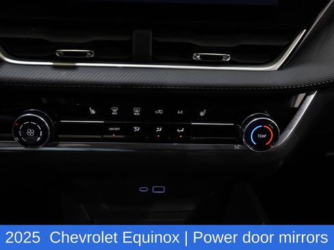 Used 2025 Chevrolet Equinox LT FWD image 20