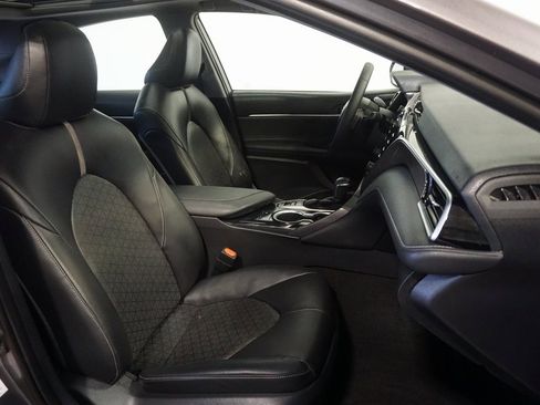 Certified 2018 Toyota Camry XSE image 24