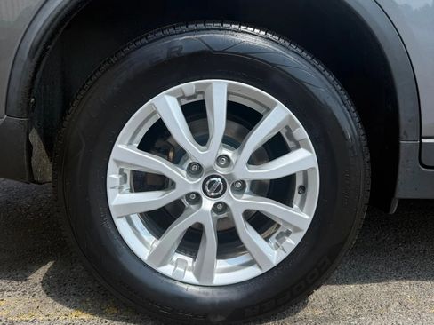 Used 2019 Nissan Rogue SV image 28