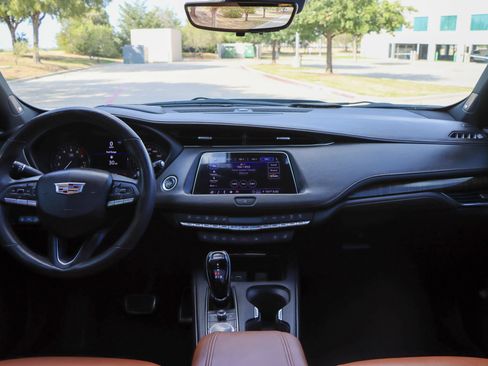 Used 2023 Cadillac XT4 Sport FWD image 26