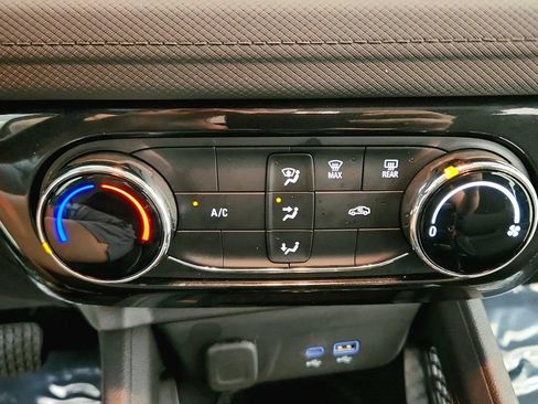 Used 2025 Chevrolet TrailBlazer LT AWD/4WD image 23