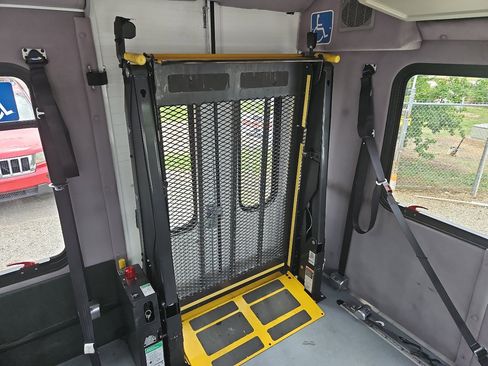 Used 2015 Chevrolet Express 3500 w/ Shuttle Bus Package image 30